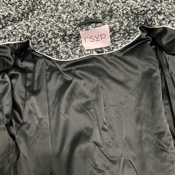 RSVP Winter Coat.  Size L, black and white - Picture 6 of 8